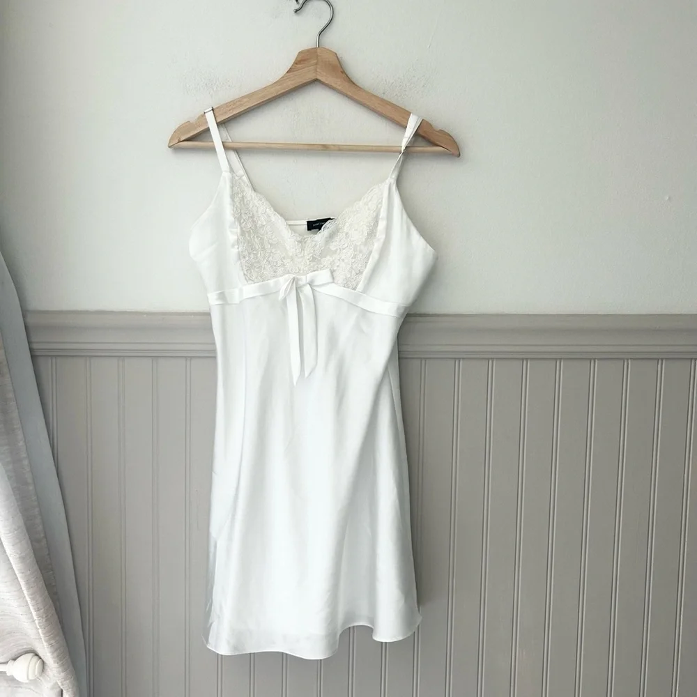 Vintage Jones New York Medium Lingerie Set White Lace Matching Robe